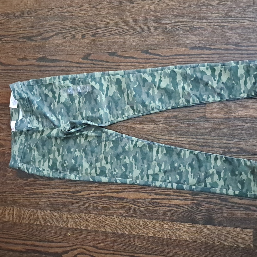 Girls Green Camo Leggings